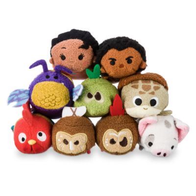 Happy Tsum Tsum Tuesday!  Moana and Christmas Tsum Tsums released!