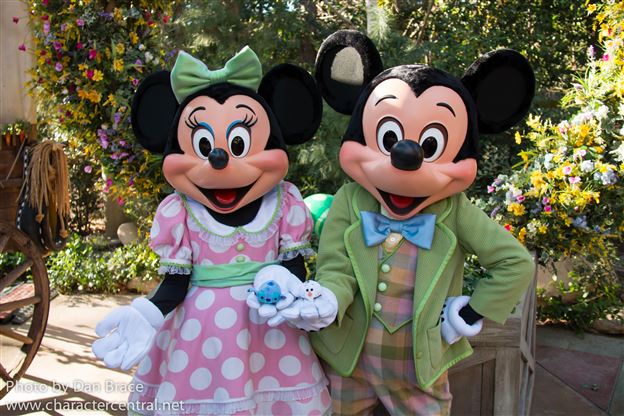 The Tsum Tsums Visit Disneyland and Los Angeles!