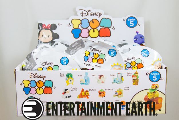 A close look at the Tsum Tsum Stacking Vinyl Disney Series 5 and Pastel Parade Mystery Packs with a giveaway courtesy of Entertainment Earth!